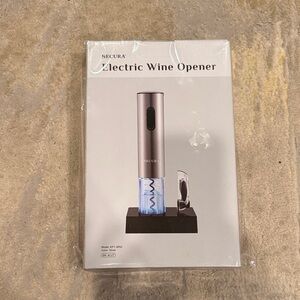 Secura Electric Wine Opener, Automatic Electric Wine Bottle Corkscrew Opener new